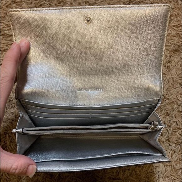 Michael Kors wallet - Picture 3 of 3